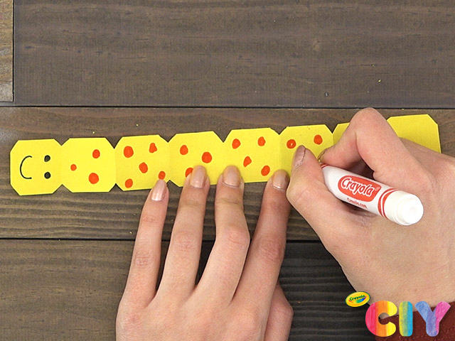 Paper Caterpillar Game_Step 07