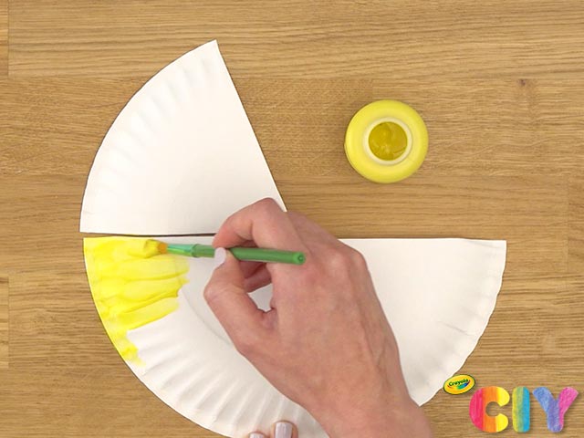 Paper-Plate-Menorah-Crayola-CIY_Visual-Step-3