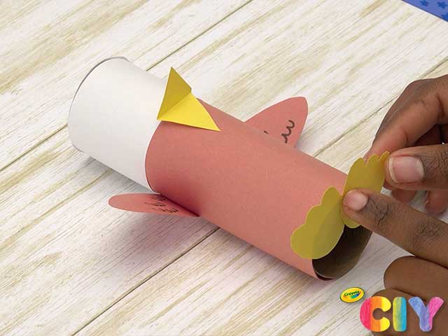 Paper-Towel-Roll-Eagle-Crayola-CIY_Visual-Step-15