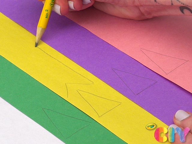 Rainbow-Paper-Chain-Mural-Crayola-CIY_Visual-Step-5
