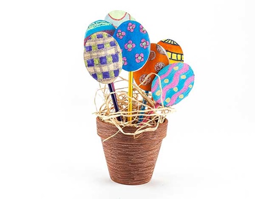 Egg-citing Table Topper Craft | crayola.com