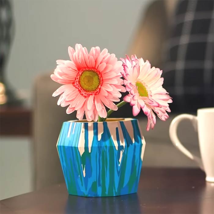 drip dye flower pot craft. front view with flowers.