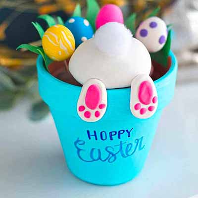 Artigianato in vaso di coniglietti di Pasqua
