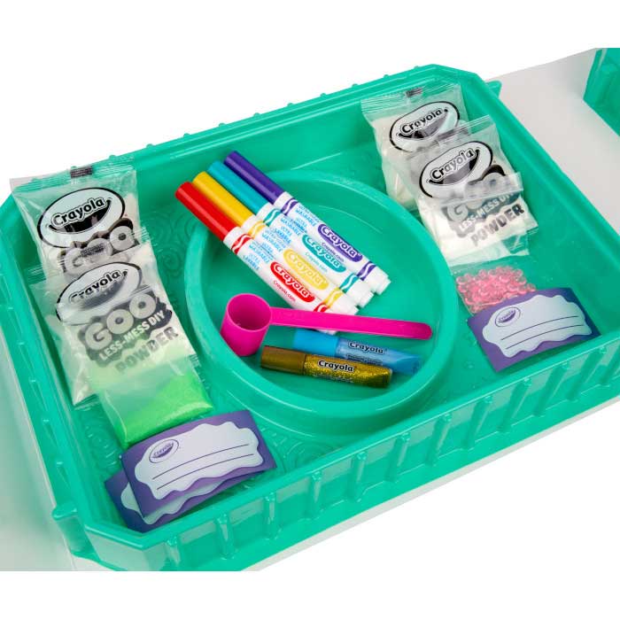 Crayola Goo Unicorn All-In-1 Sensory Station contents.